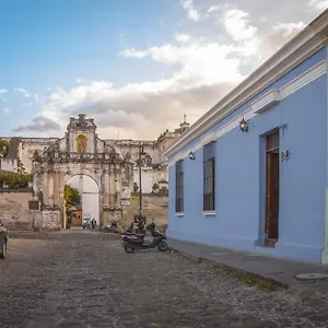 Somos Antigua